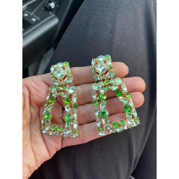 Light green earrings, peridot lime gold crystal rhinestone large big earrings - Picture 5 of 5